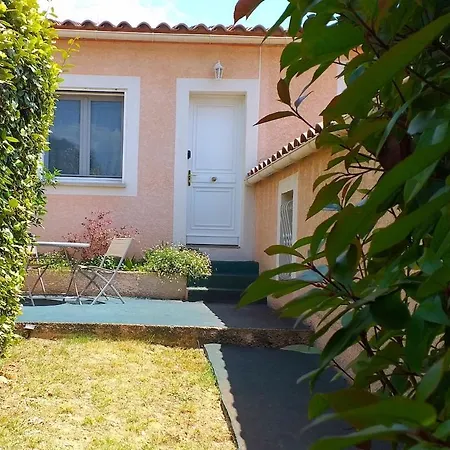 Nyaraló Avec Terrasse Et Jardin Prive *